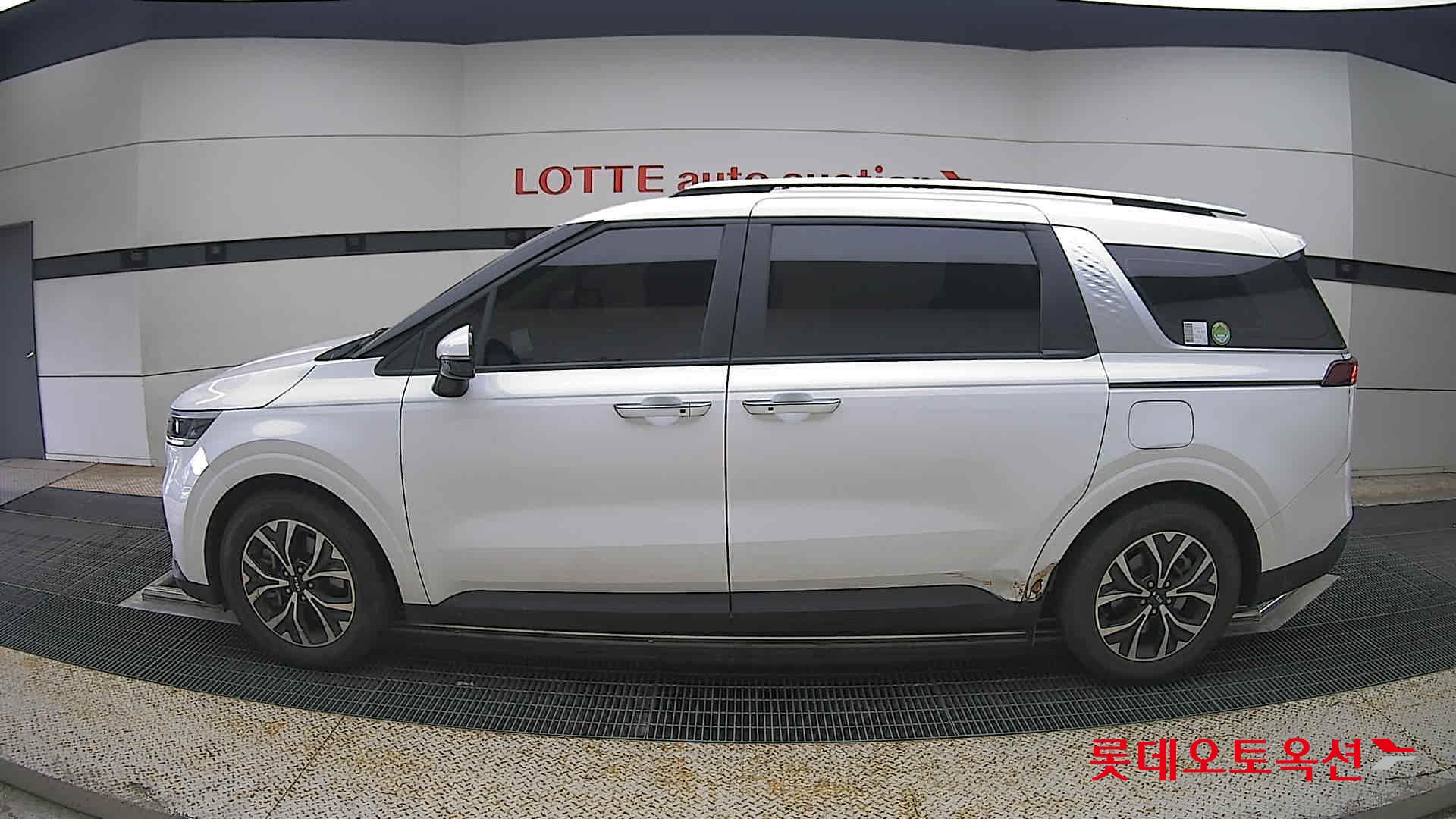 2023 - kia carnival