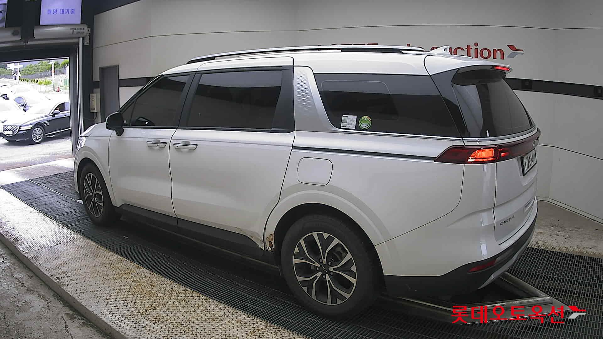 2023 - kia carnival
