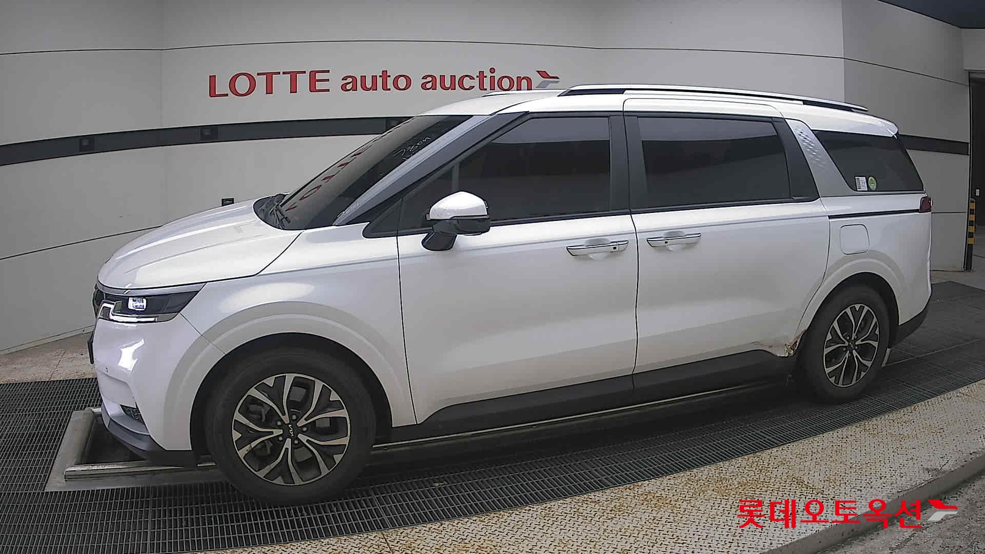 2023 - kia carnival