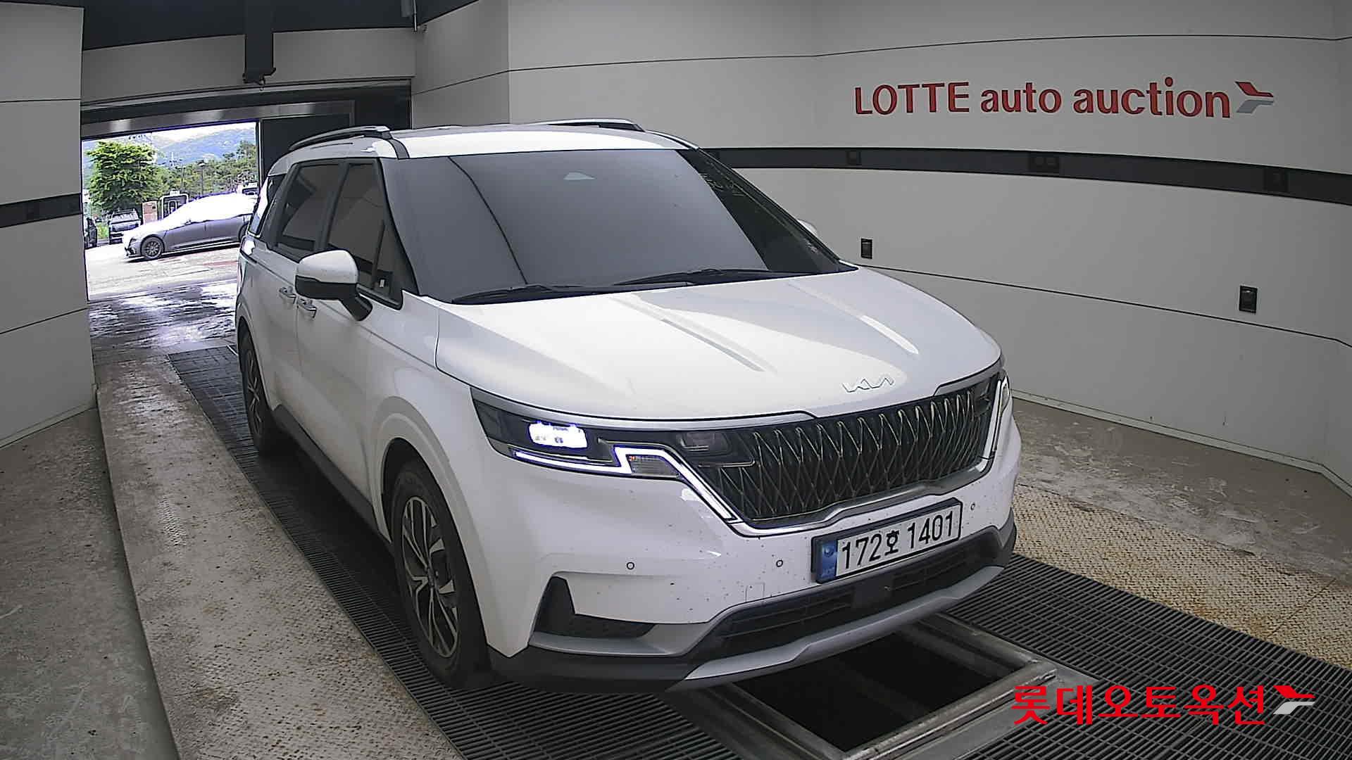 2023 - kia carnival