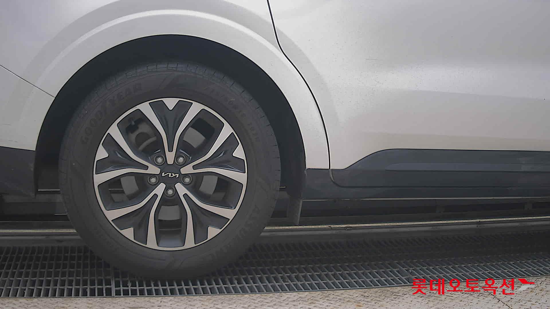 2023 - kia carnival