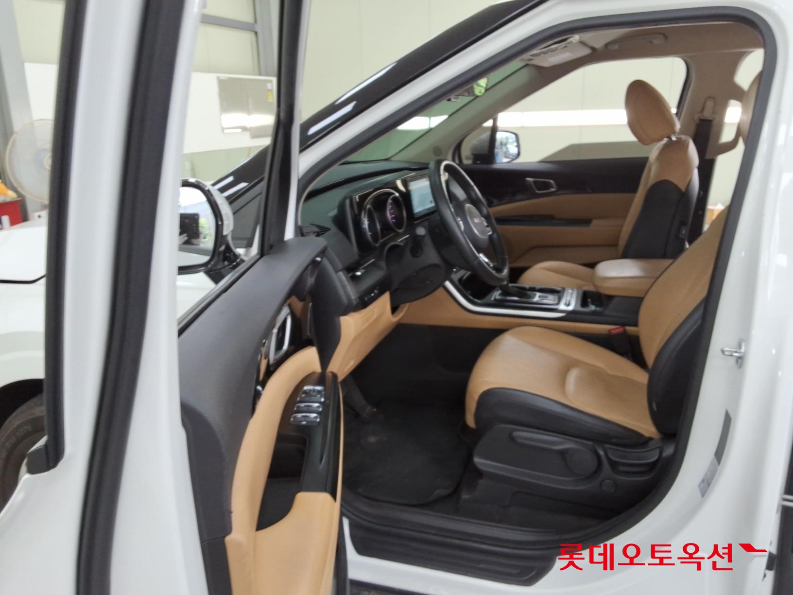 2023 - kia carnival