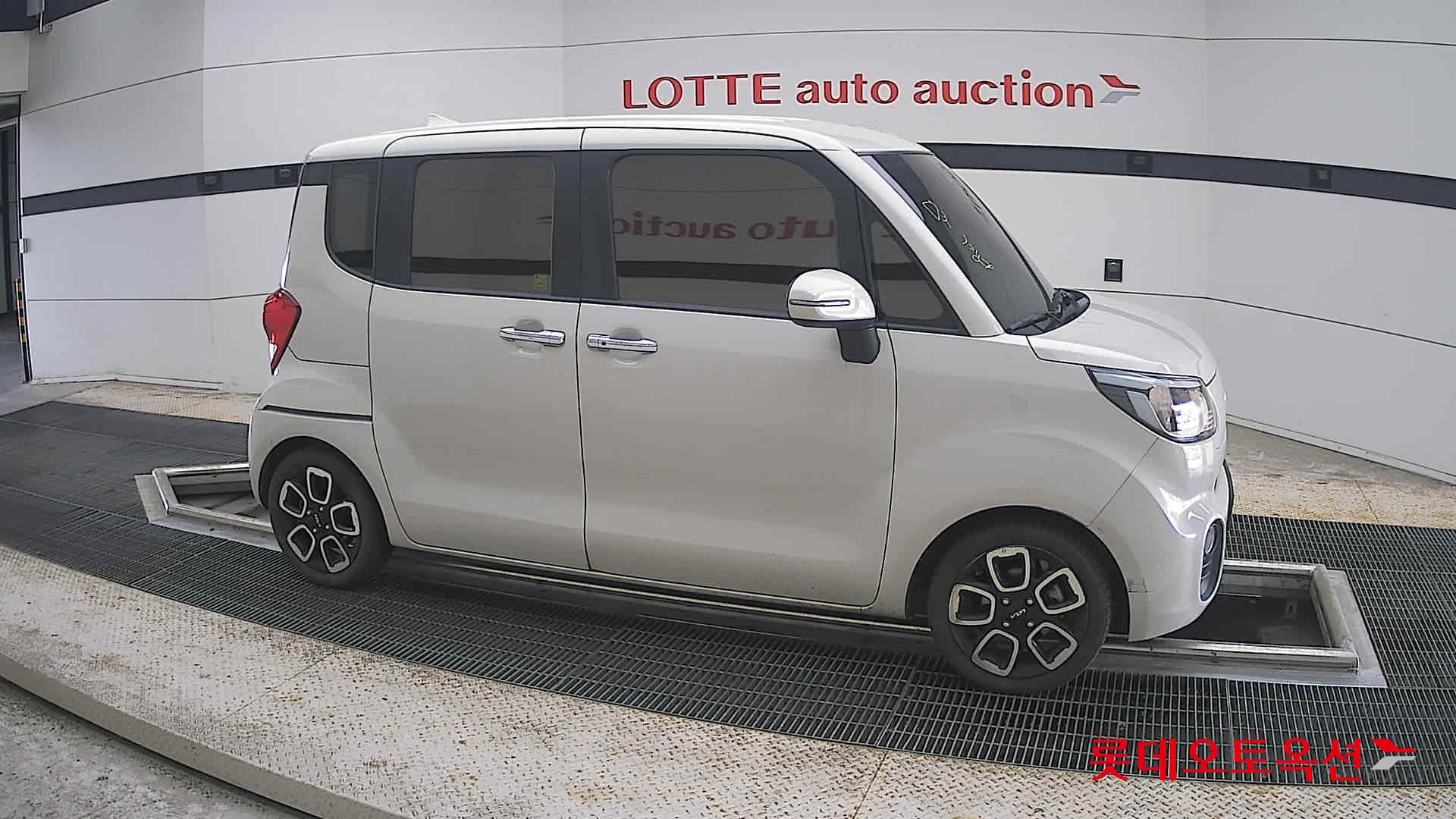 2022 - kia ray