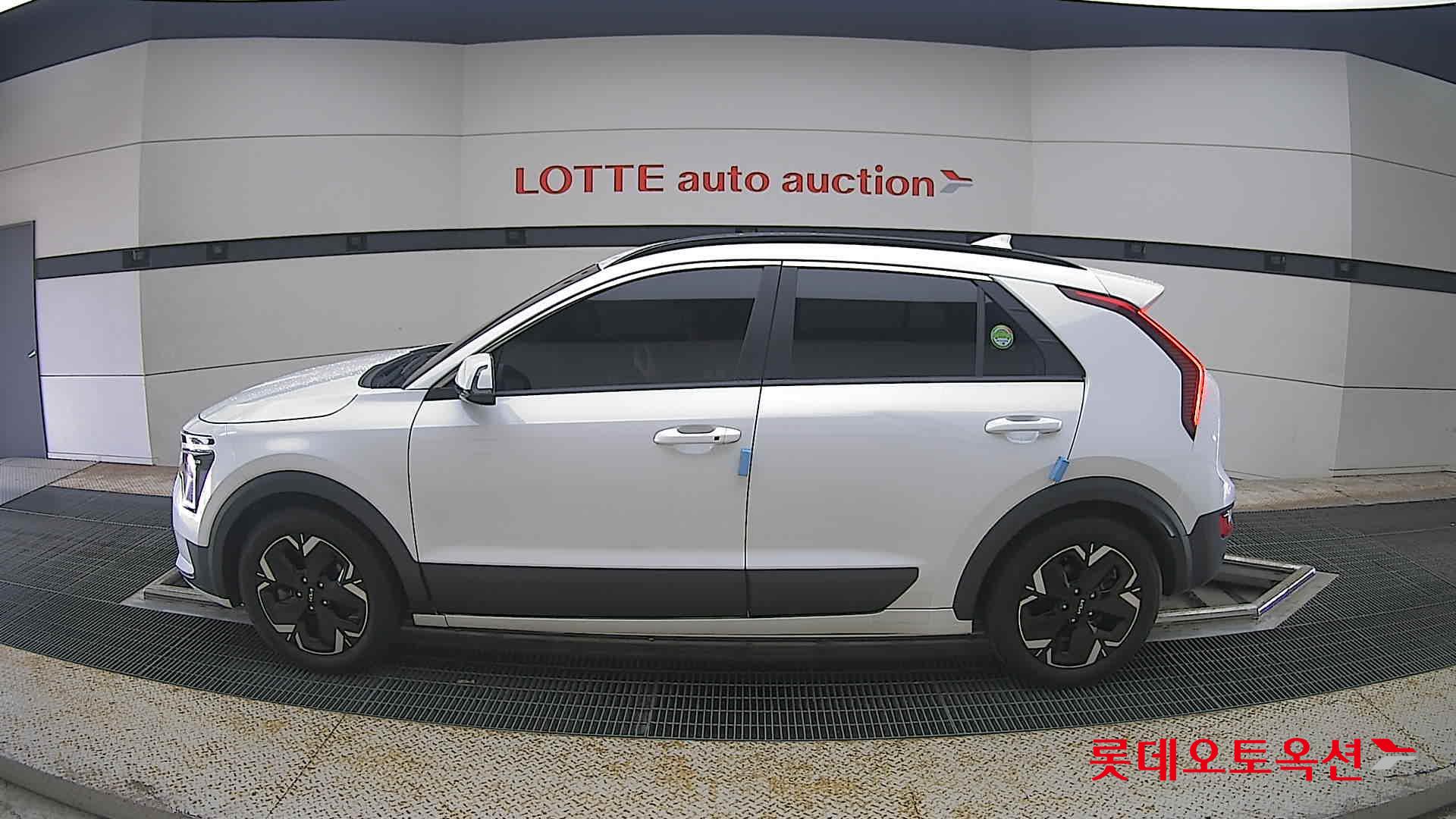 2023 - kia niro