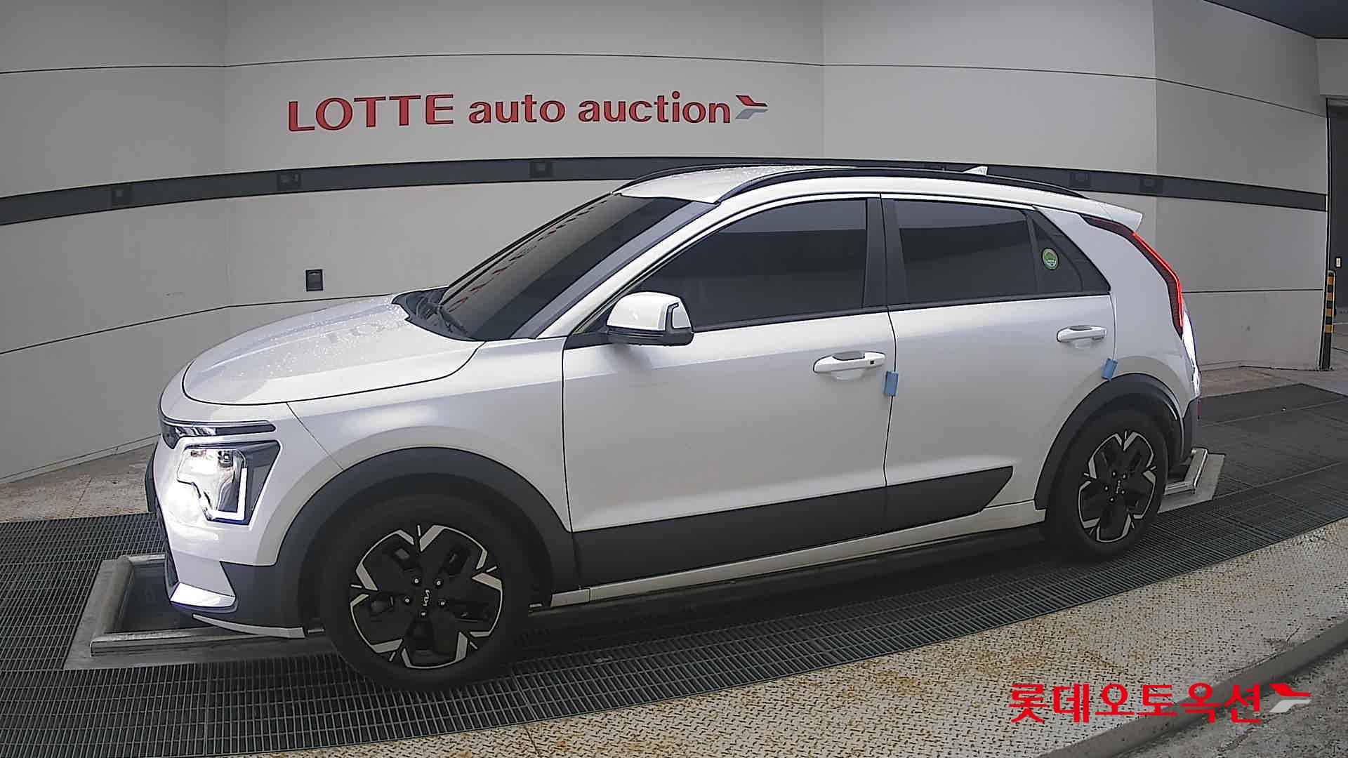 2023 - kia niro