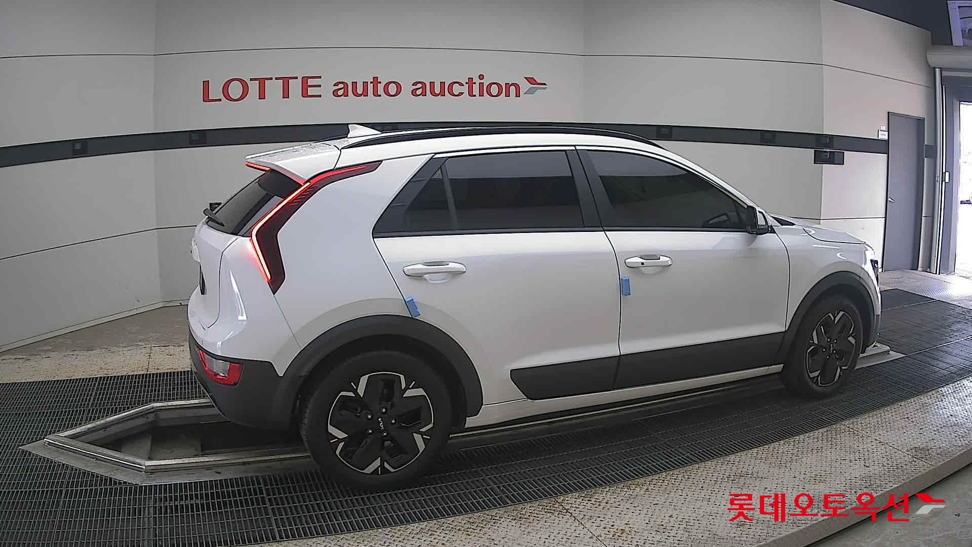 2023 - kia niro
