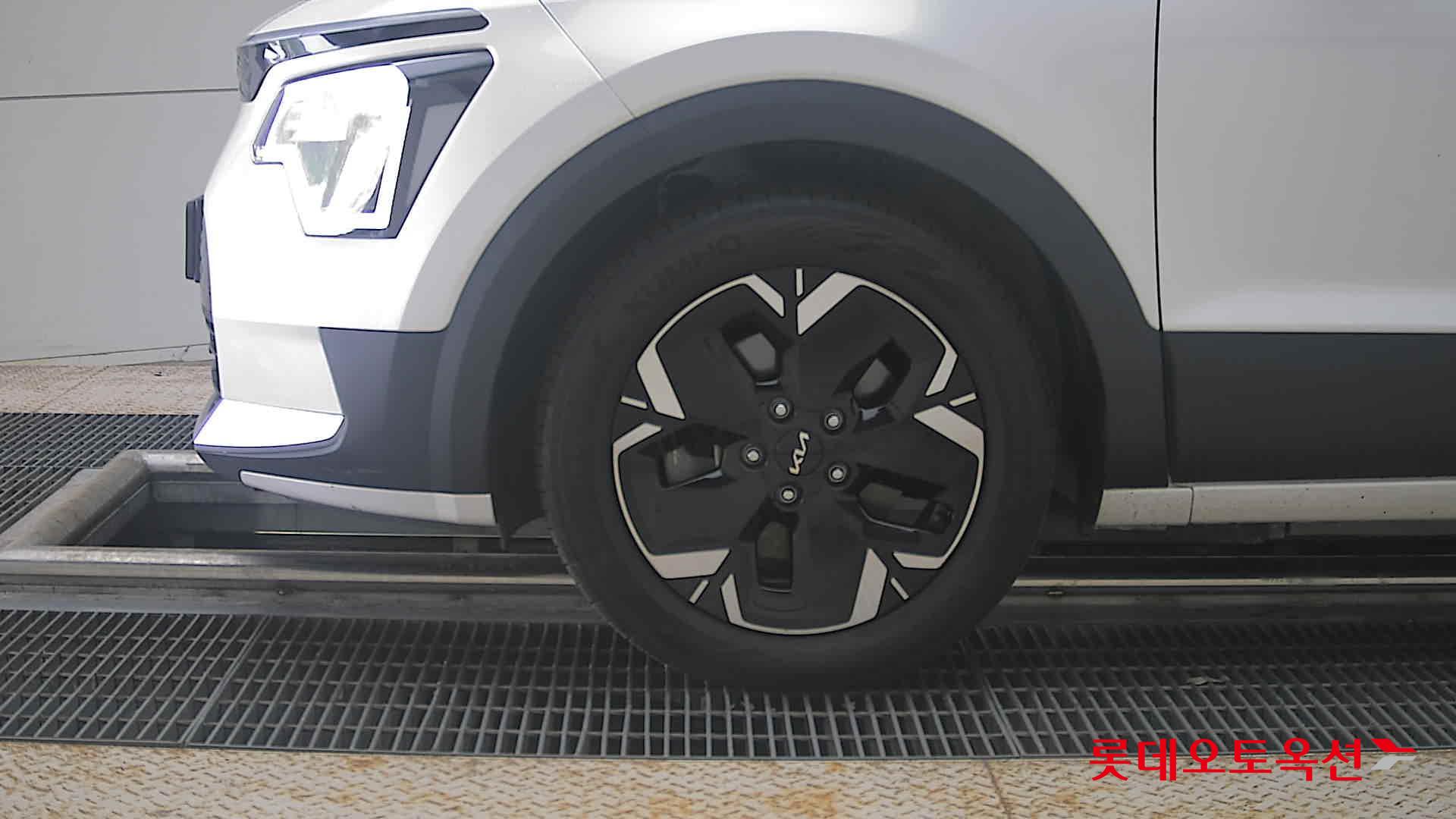 2023 - kia niro