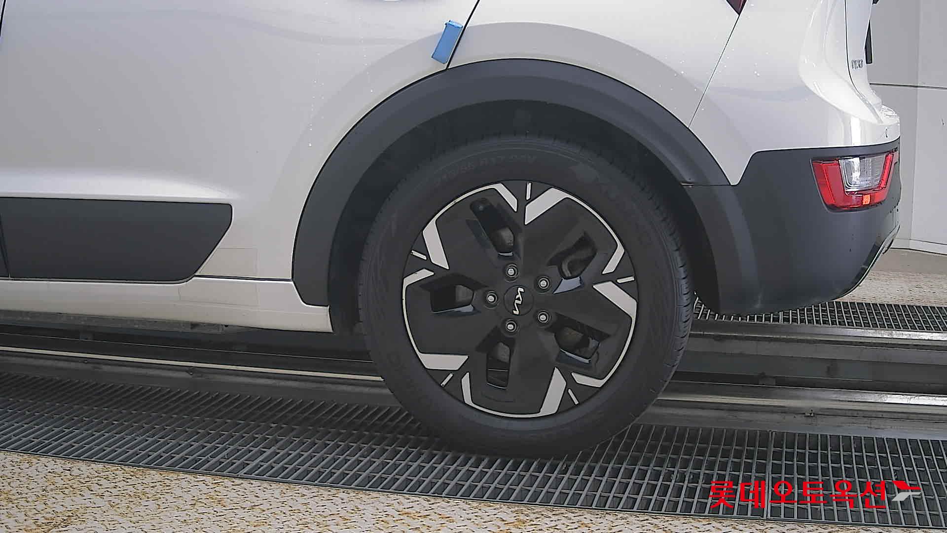 2023 - kia niro