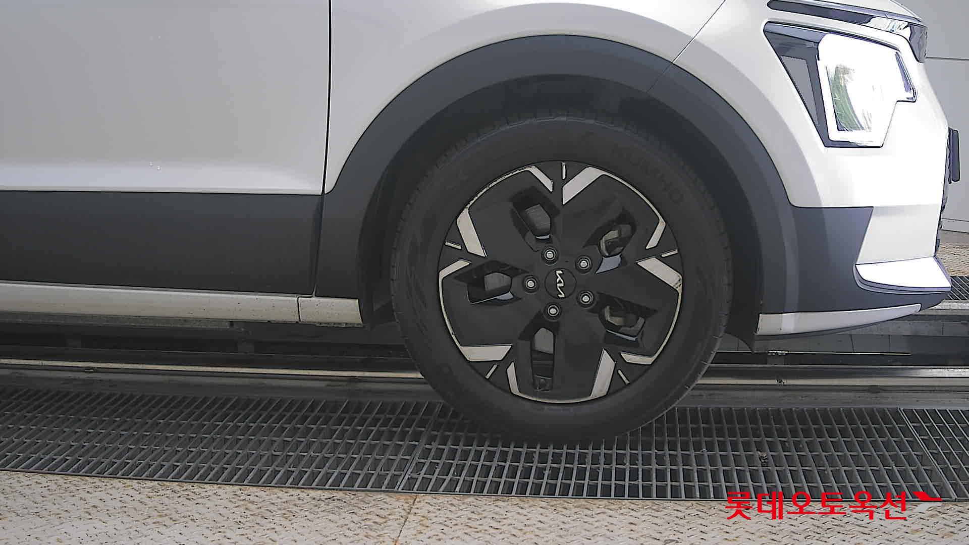 2023 - kia niro