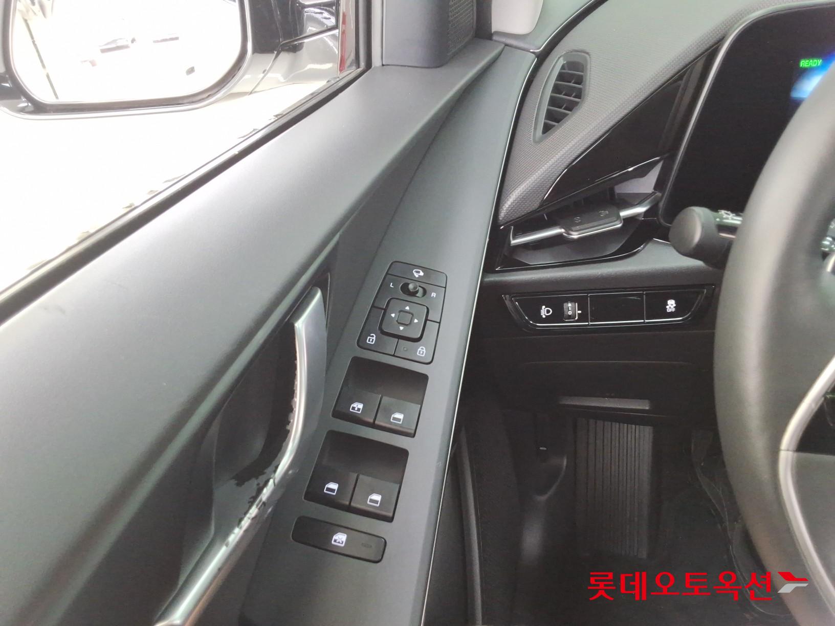 2023 - kia niro