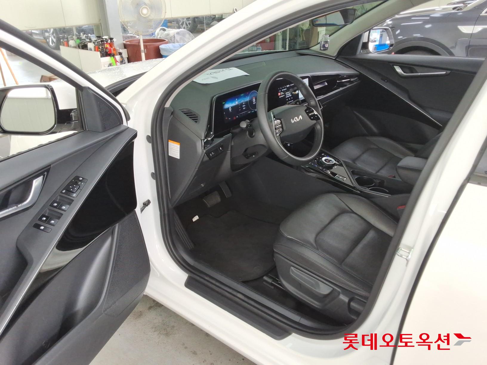 2023 - kia niro
