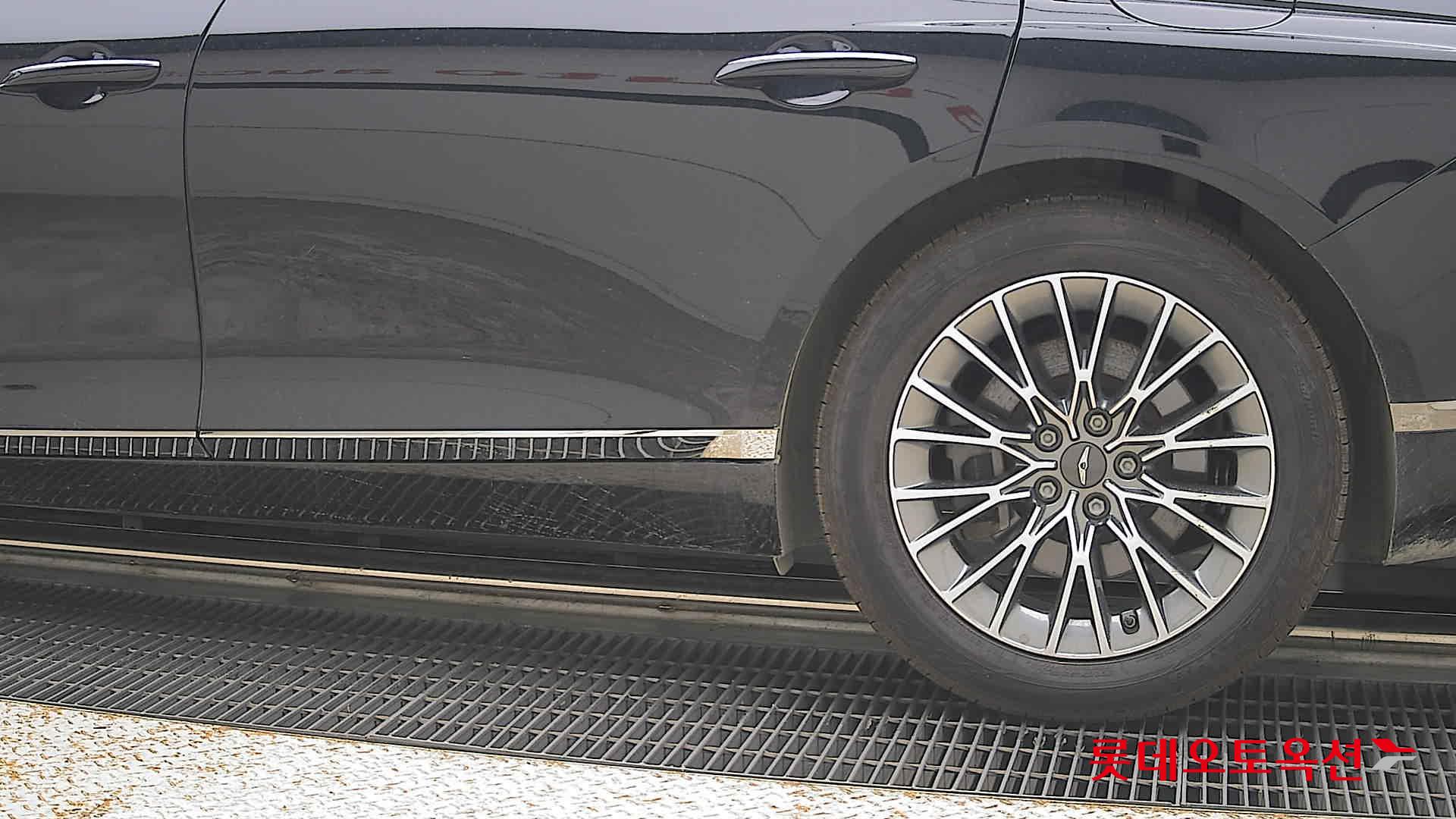 2022 - genesis g80