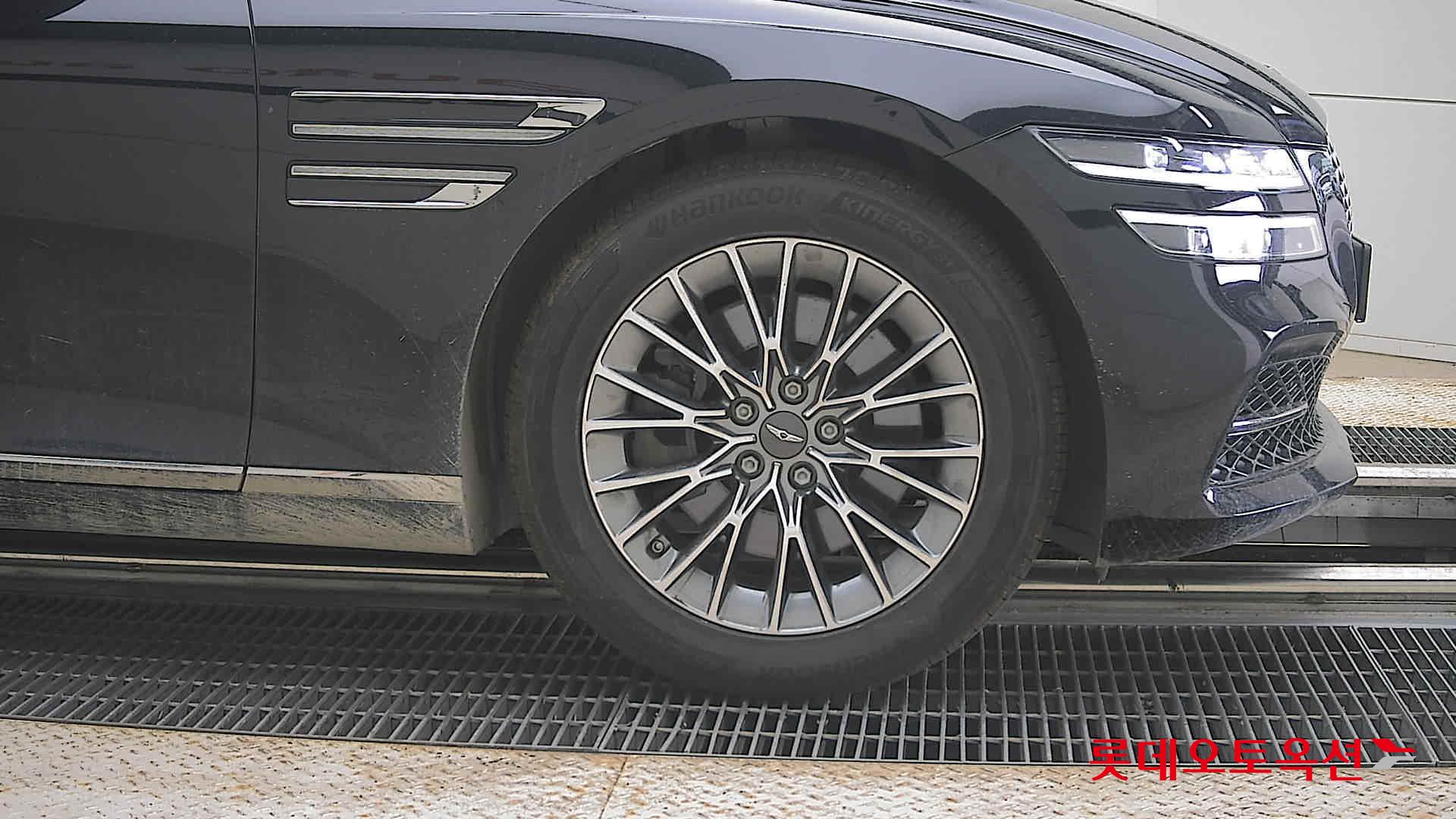 2022 - genesis g80