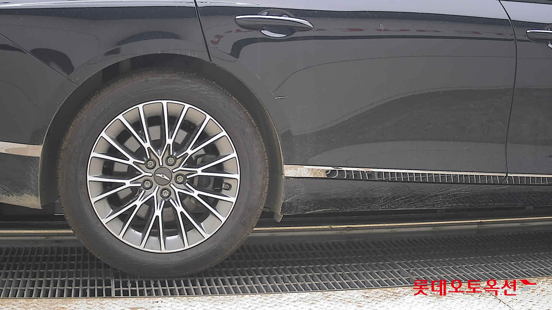 2022 - genesis g80