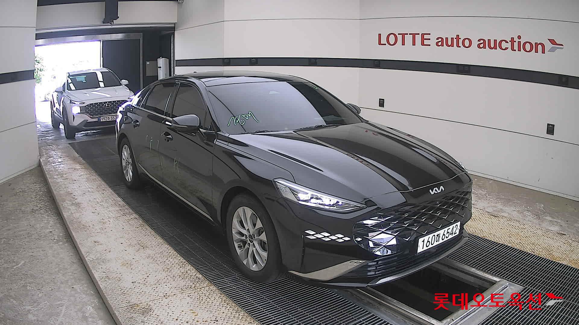 2022 - kia k8