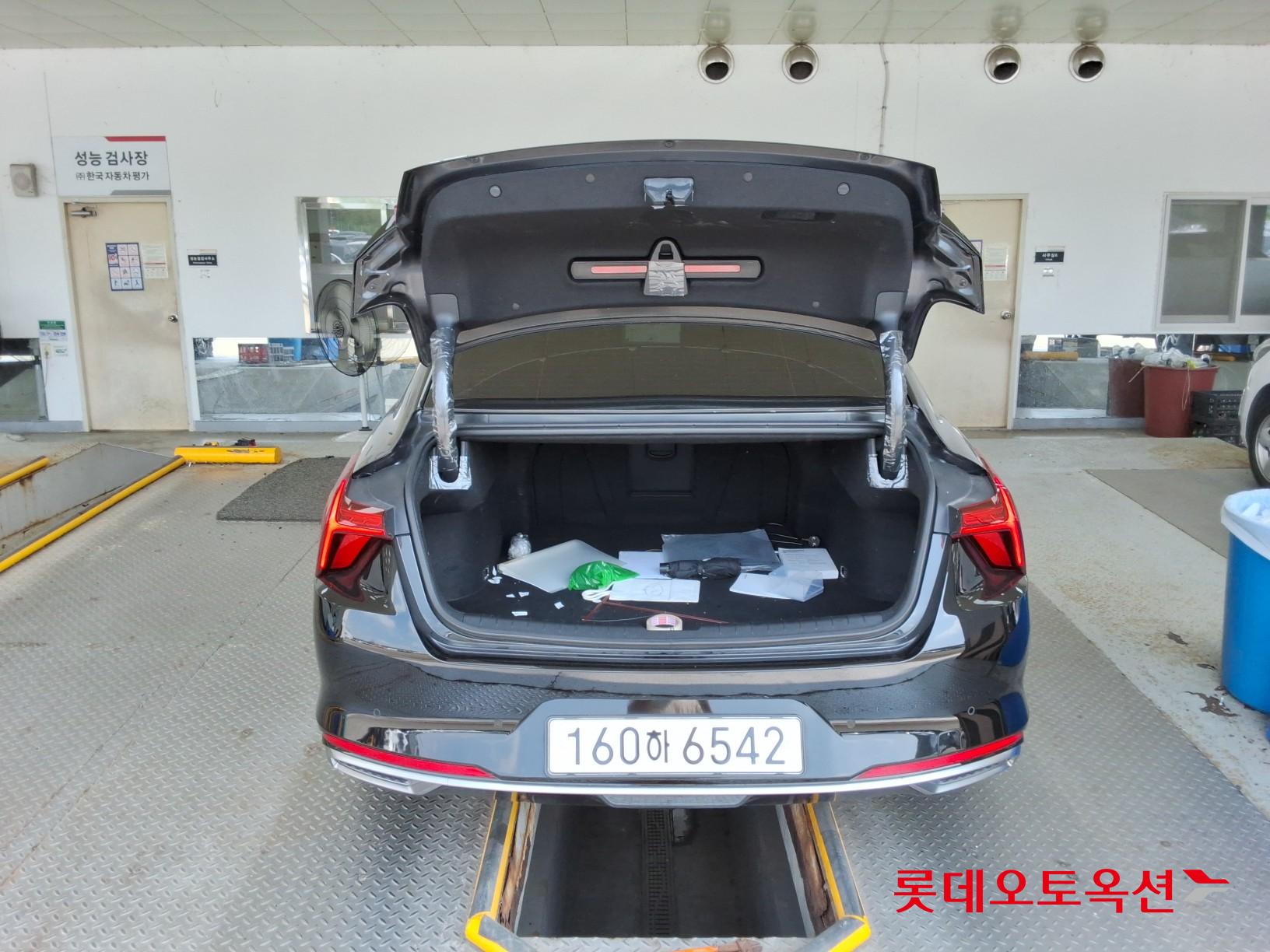 2022 - kia k8