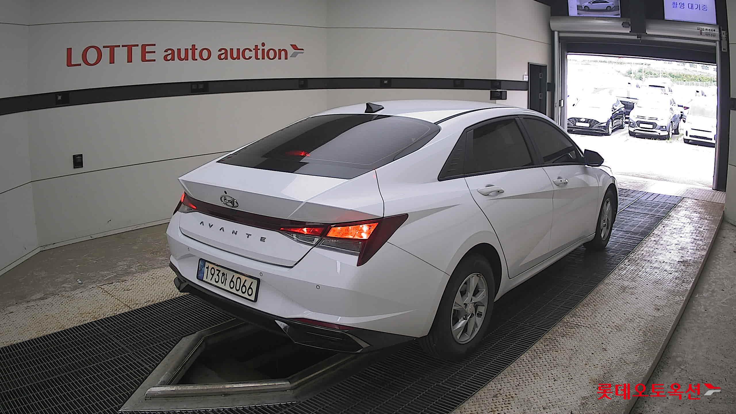 2022 - hyundai avante