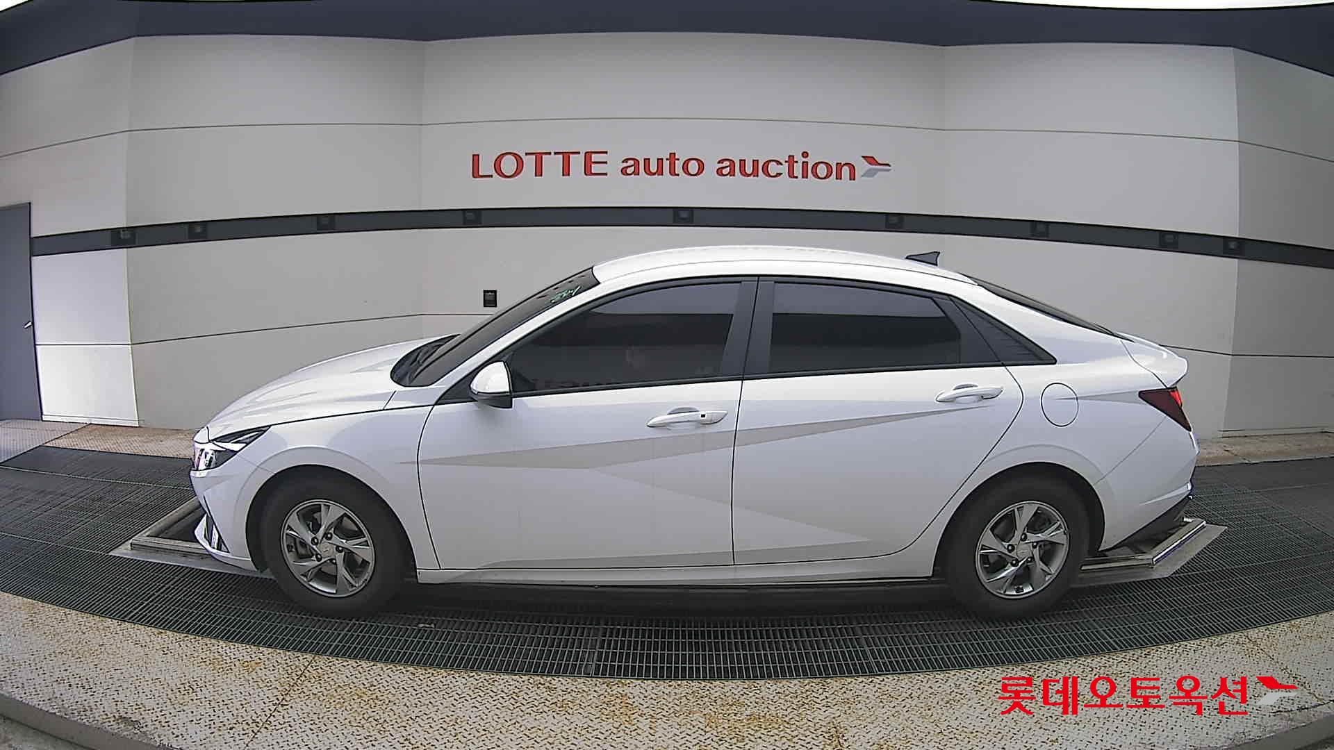 2022 - hyundai avante