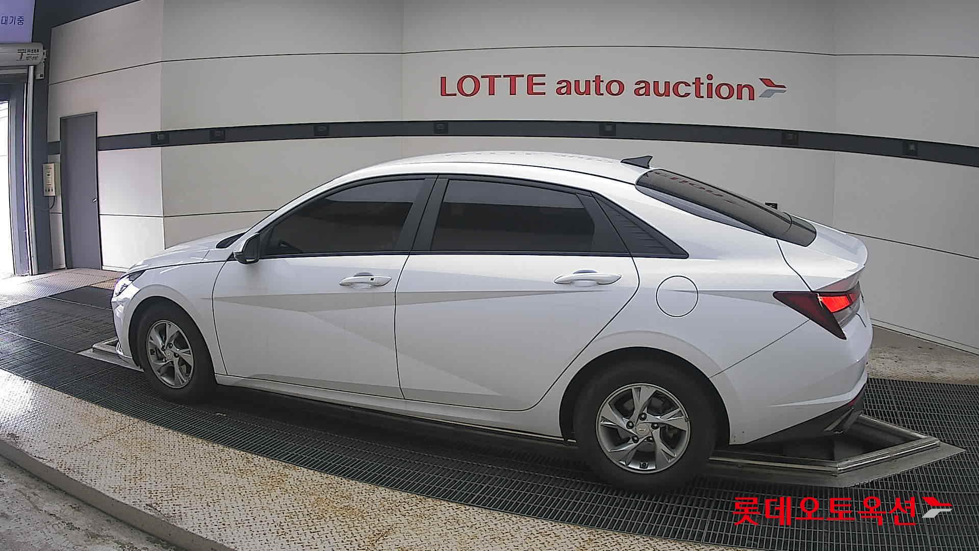 2022 - hyundai avante