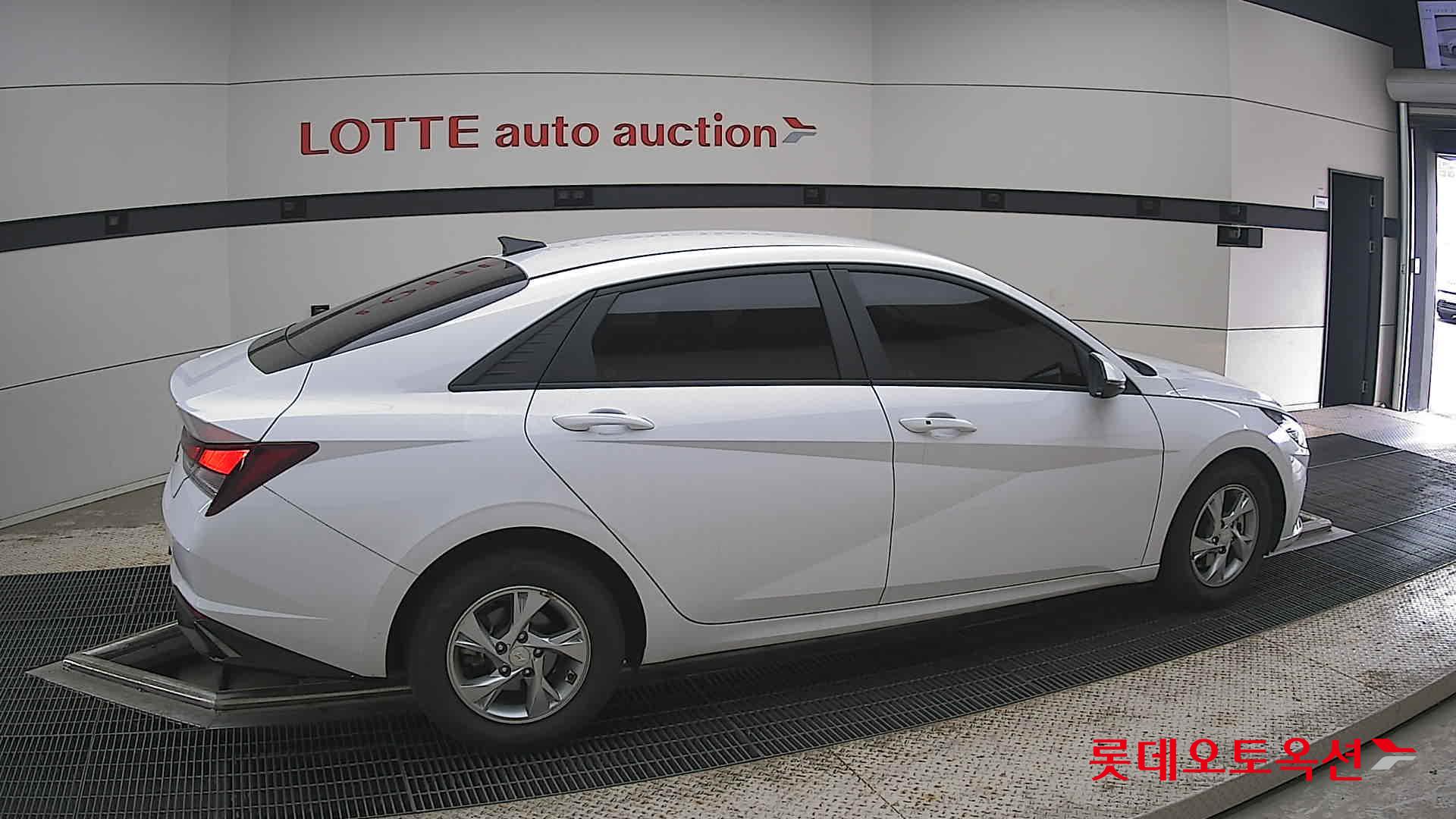 2022 - hyundai avante