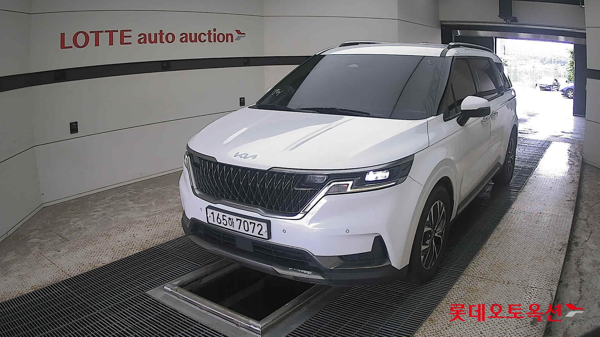 Kia Carnival 2022 Snow White Pearl (optional) из Кореи