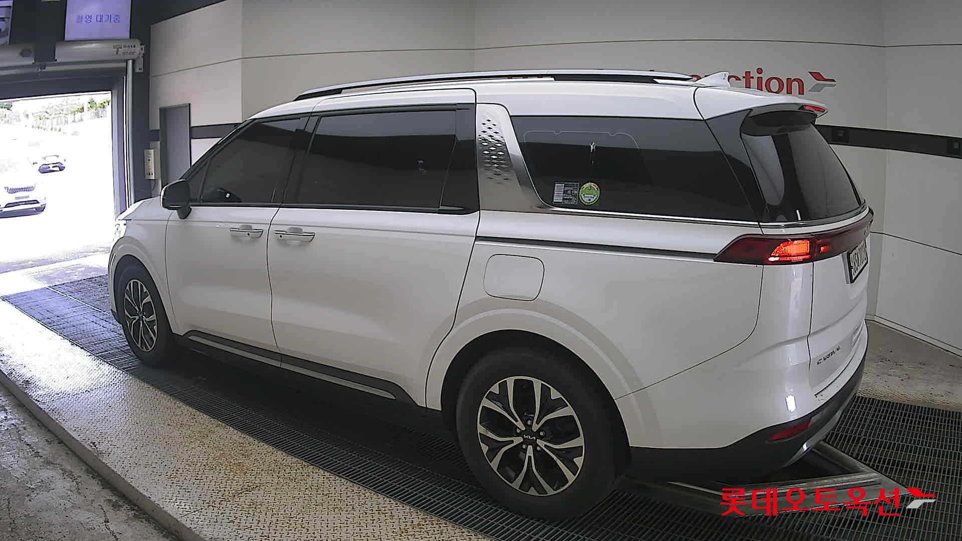 Kia Carnival id 4504278 из Кореи 10