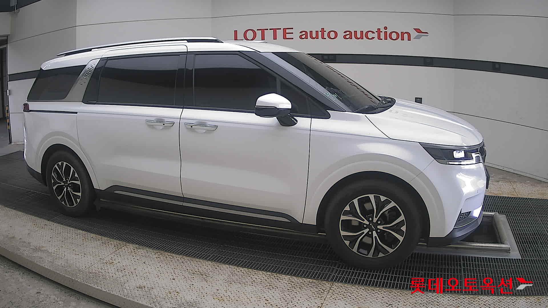 Kia Carnival id 4504278 из Кореи 17