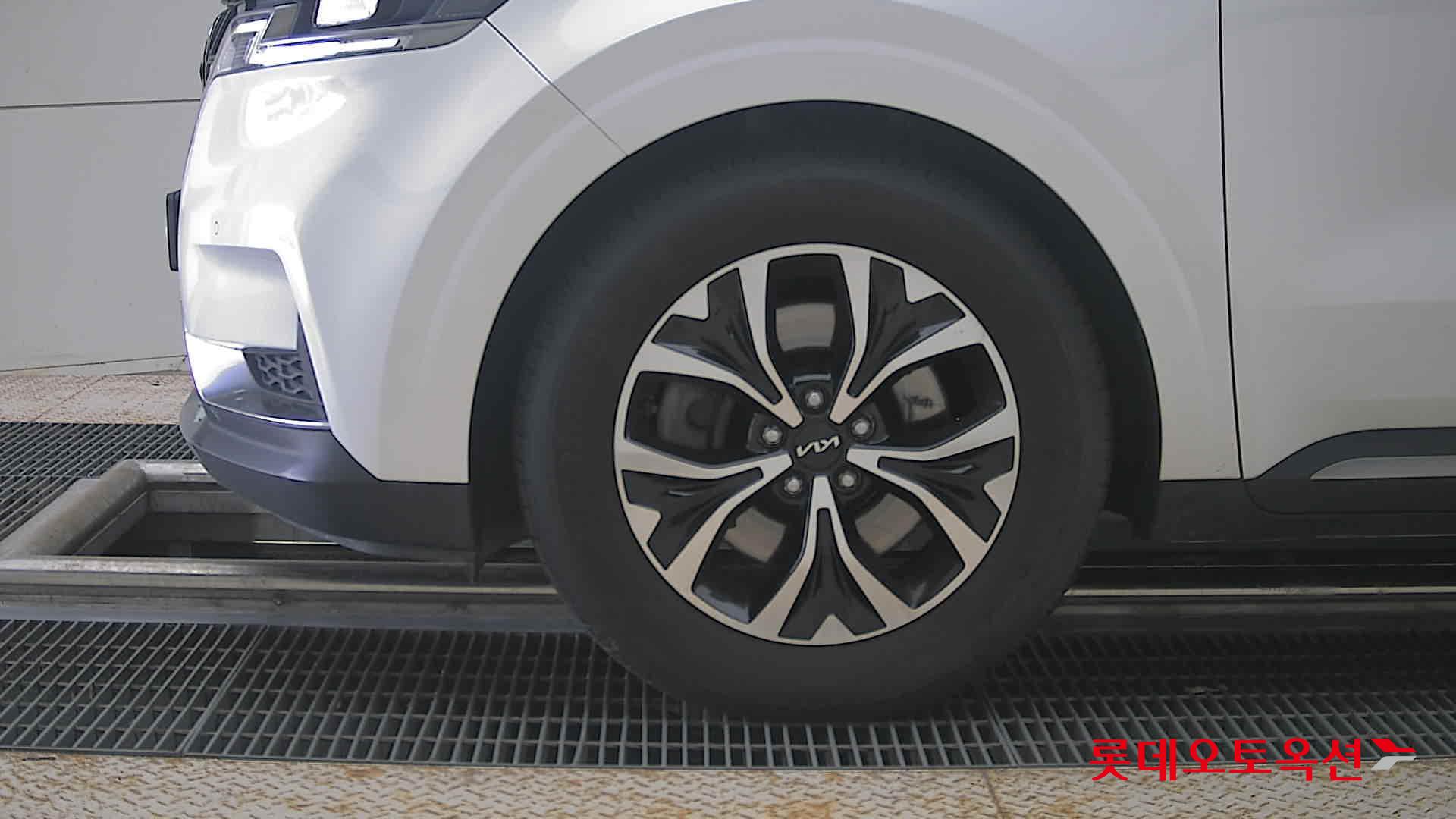 Kia Carnival id 4504278 из Кореи 21