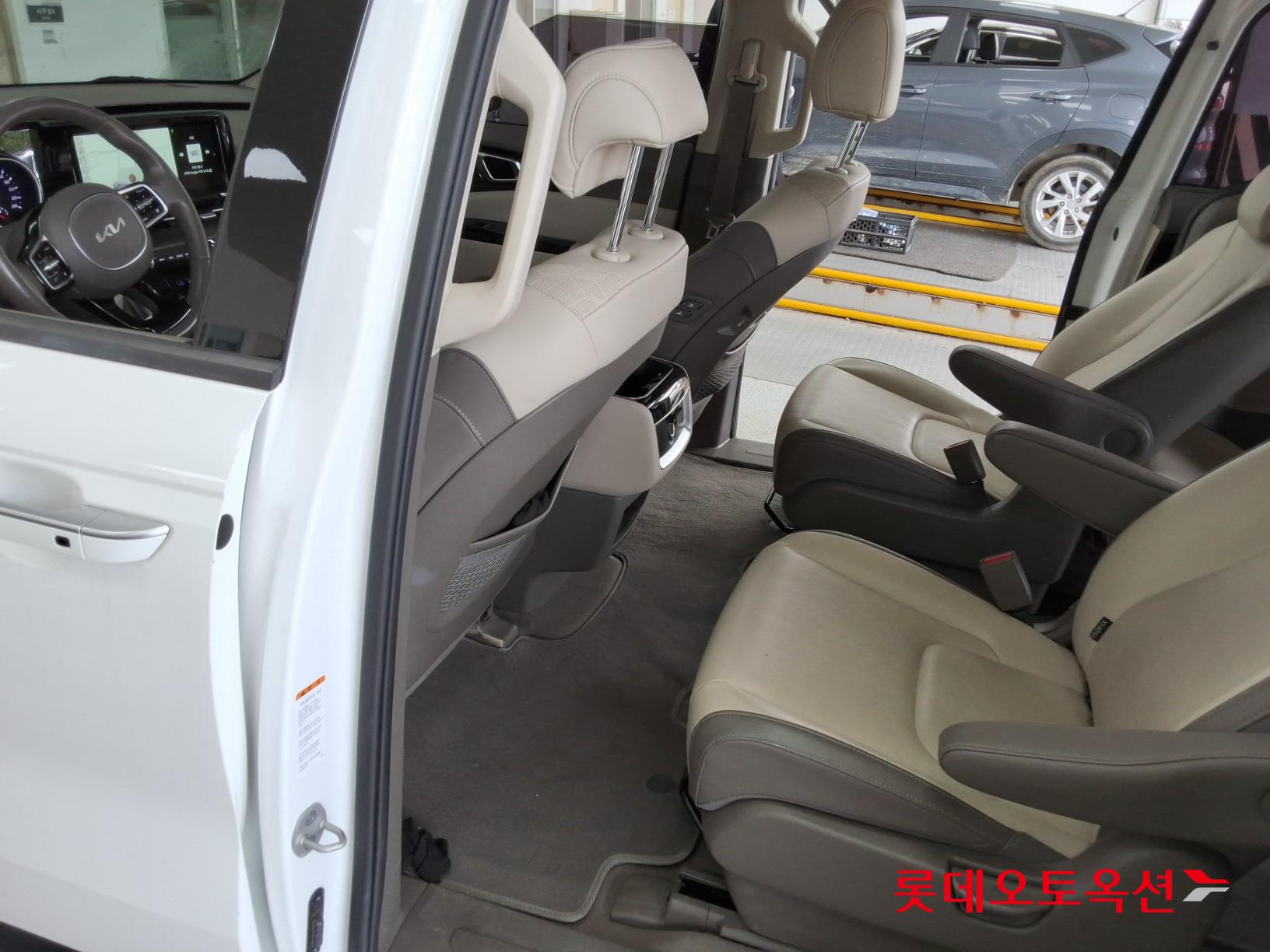 Kia Carnival id 4504278 из Кореи 36