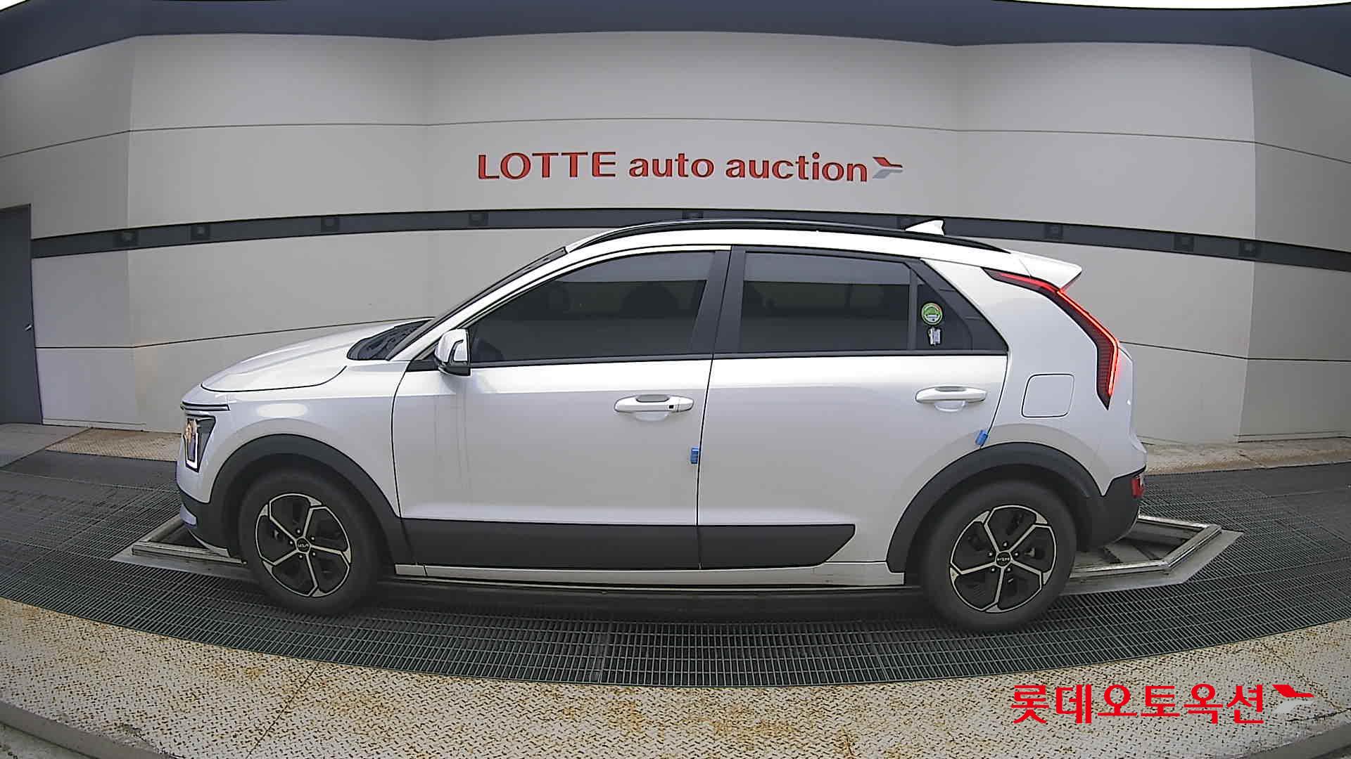 2023 - kia niro