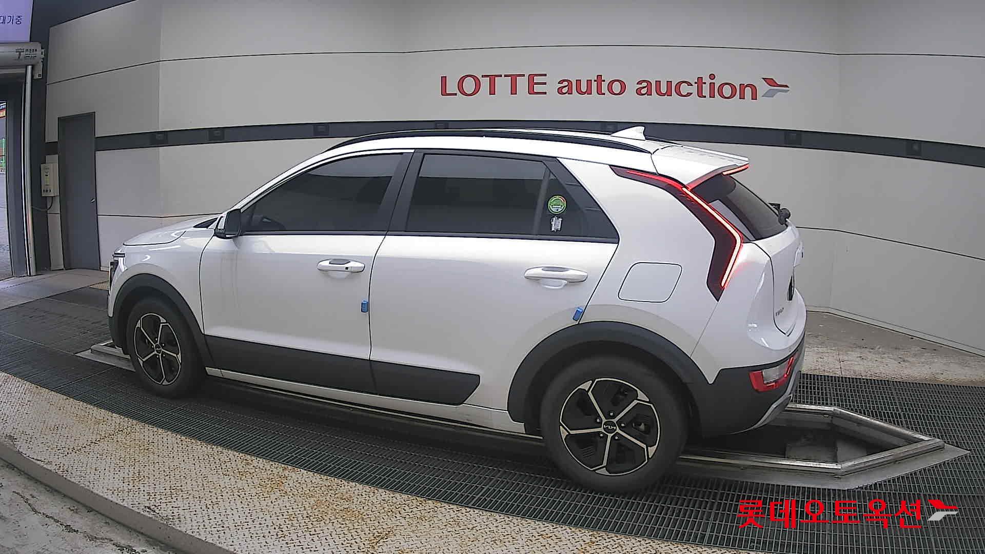 2023 - kia niro