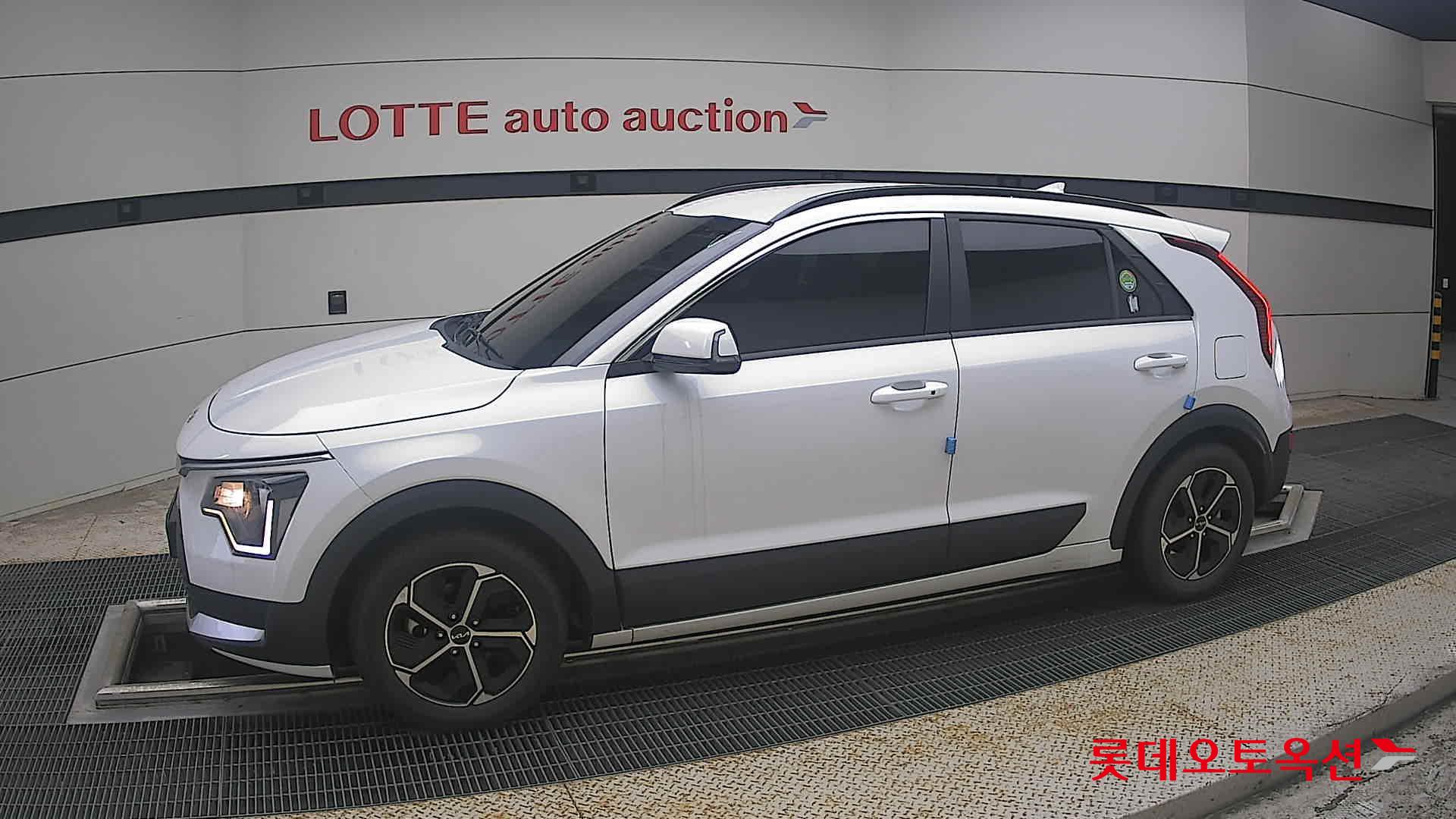 2023 - kia niro