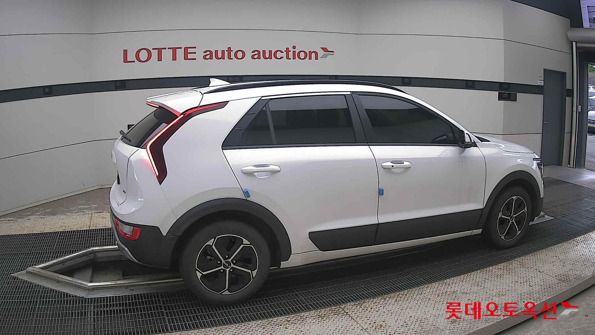 2023 - kia niro