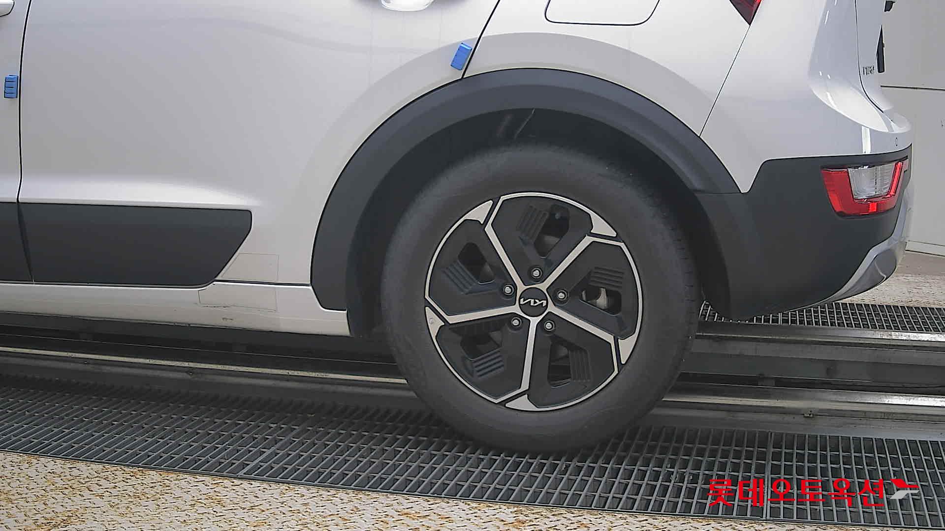 2023 - kia niro
