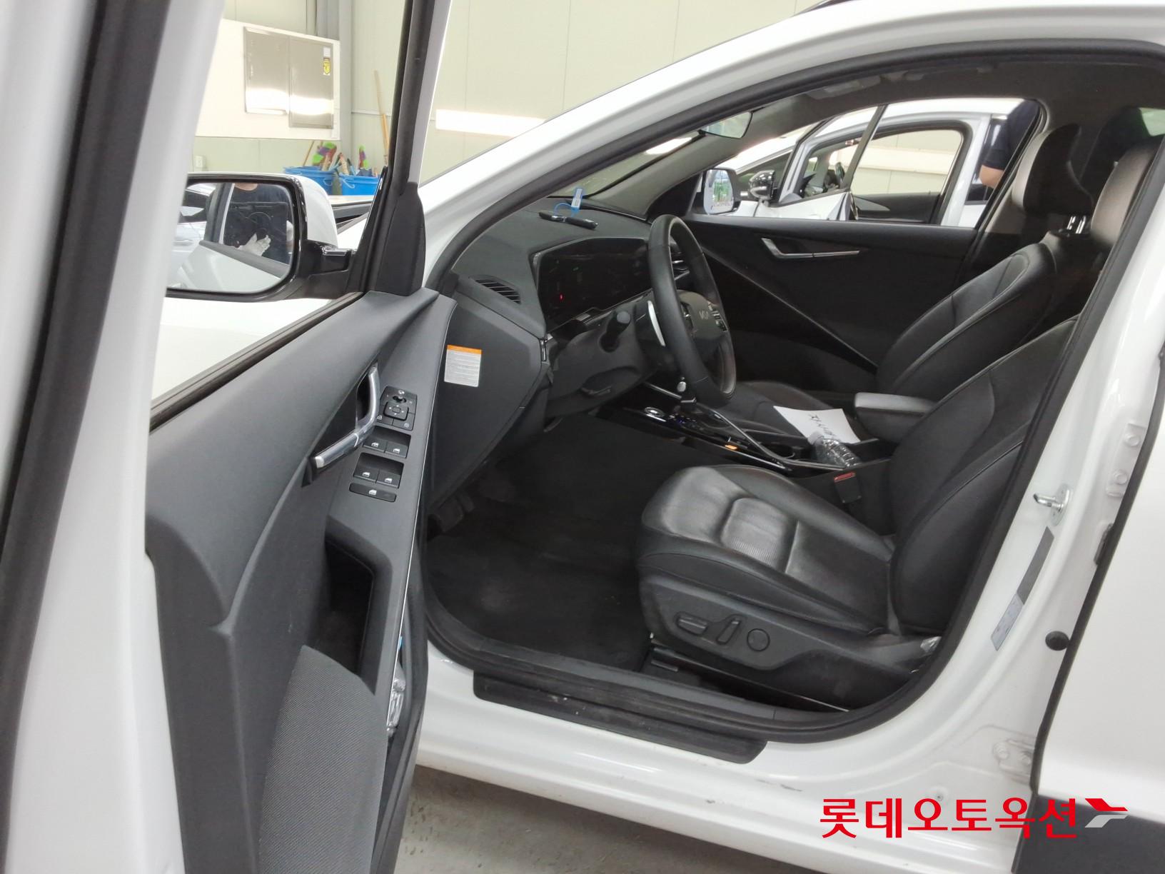2023 - kia niro