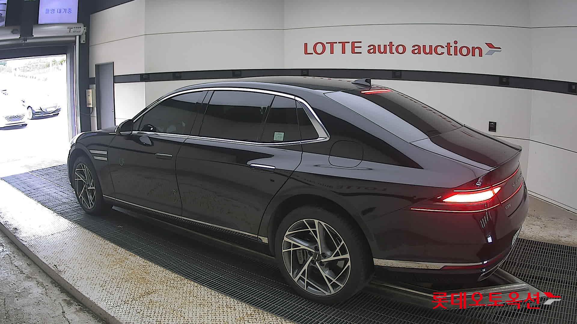 2022 - genesis g90