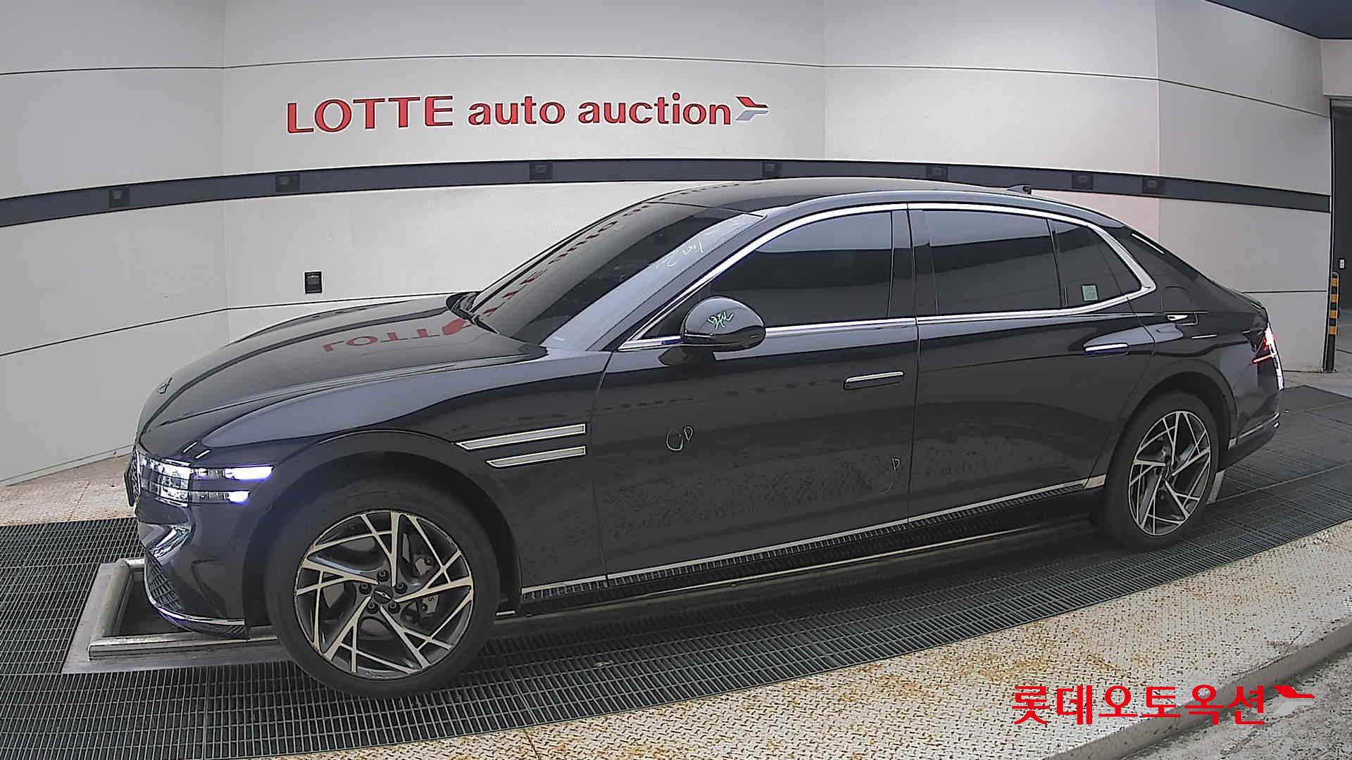 2022 - genesis g90