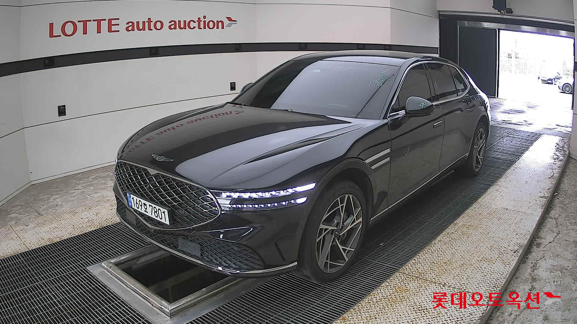 2022 - genesis g90