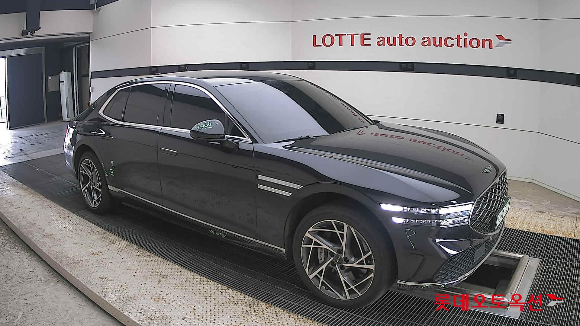 2022 - genesis g90