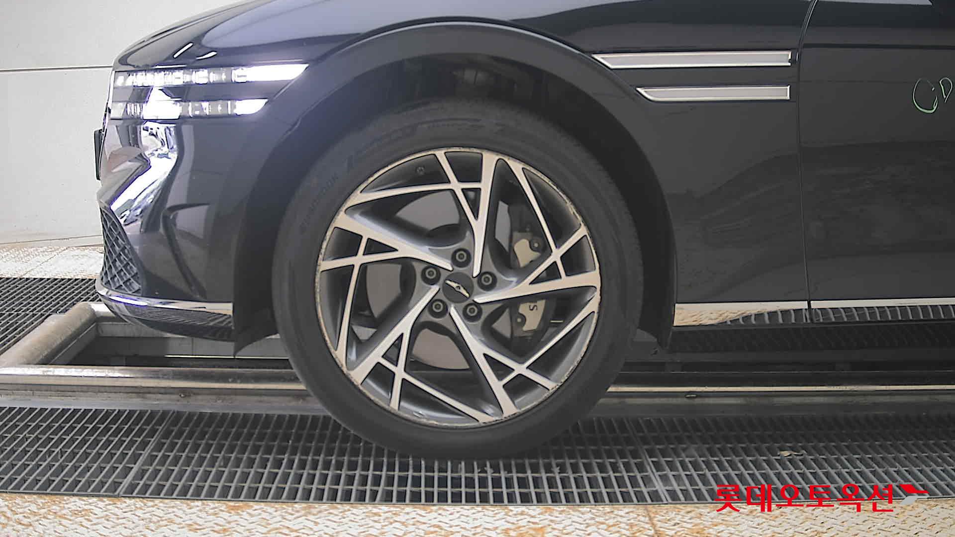 2022 - genesis g90