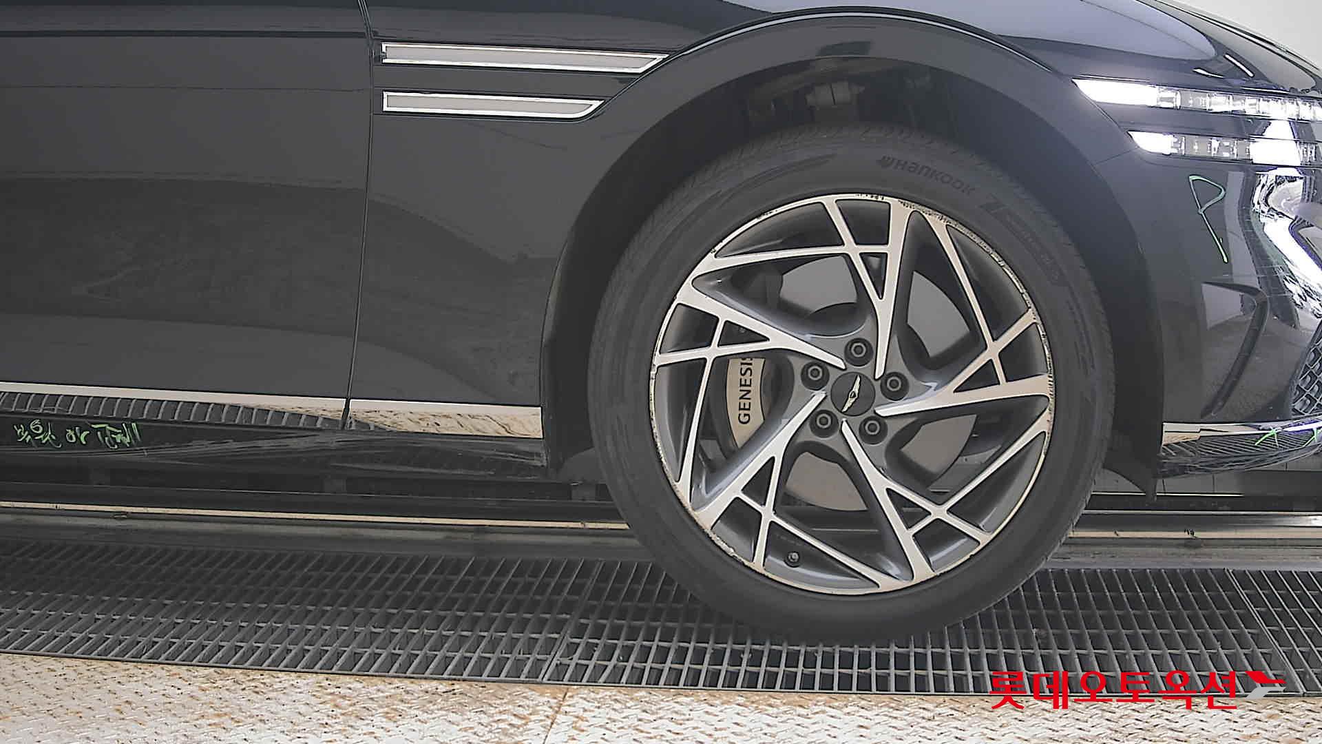 2022 - genesis g90