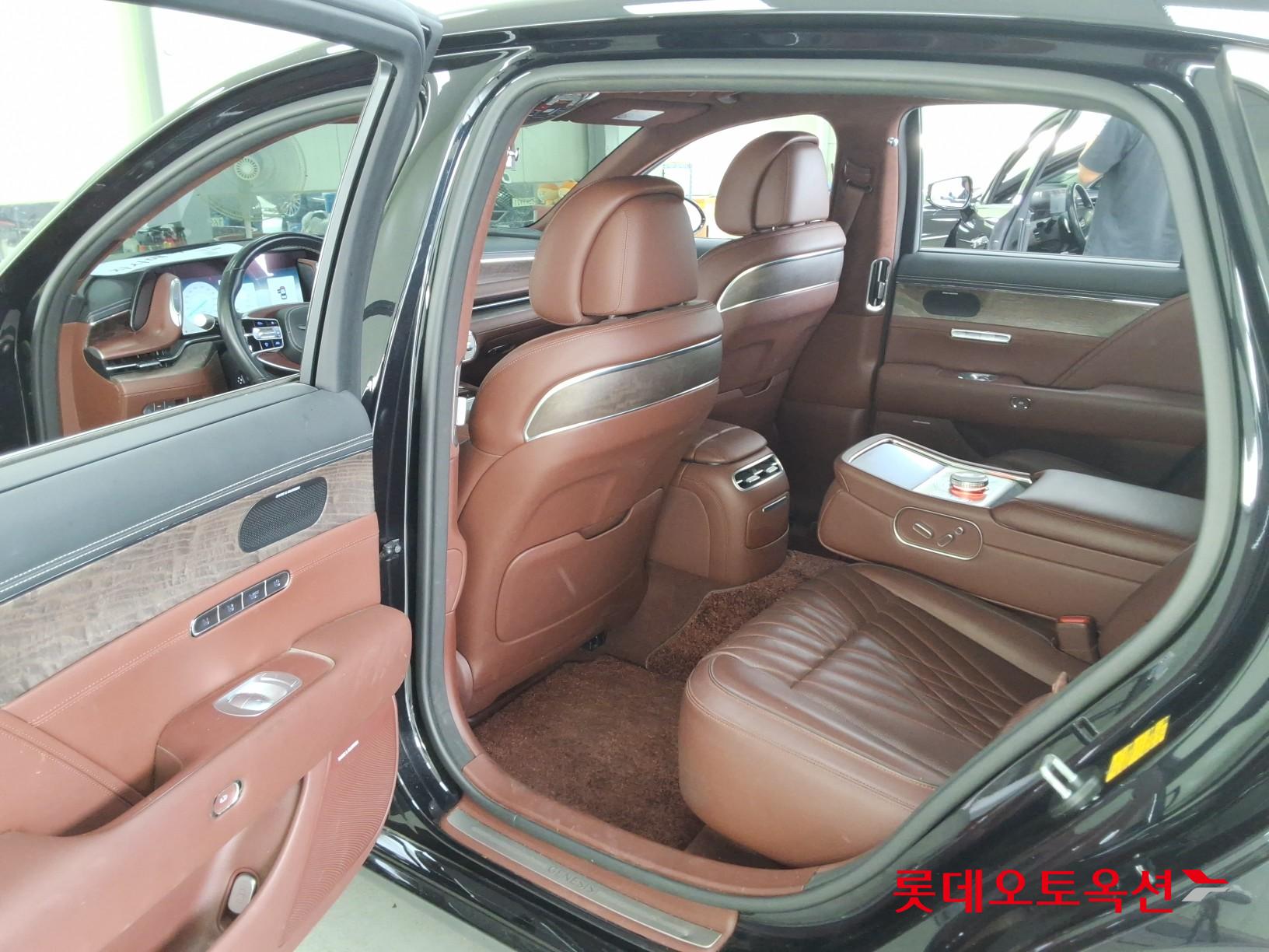 2022 - genesis g90