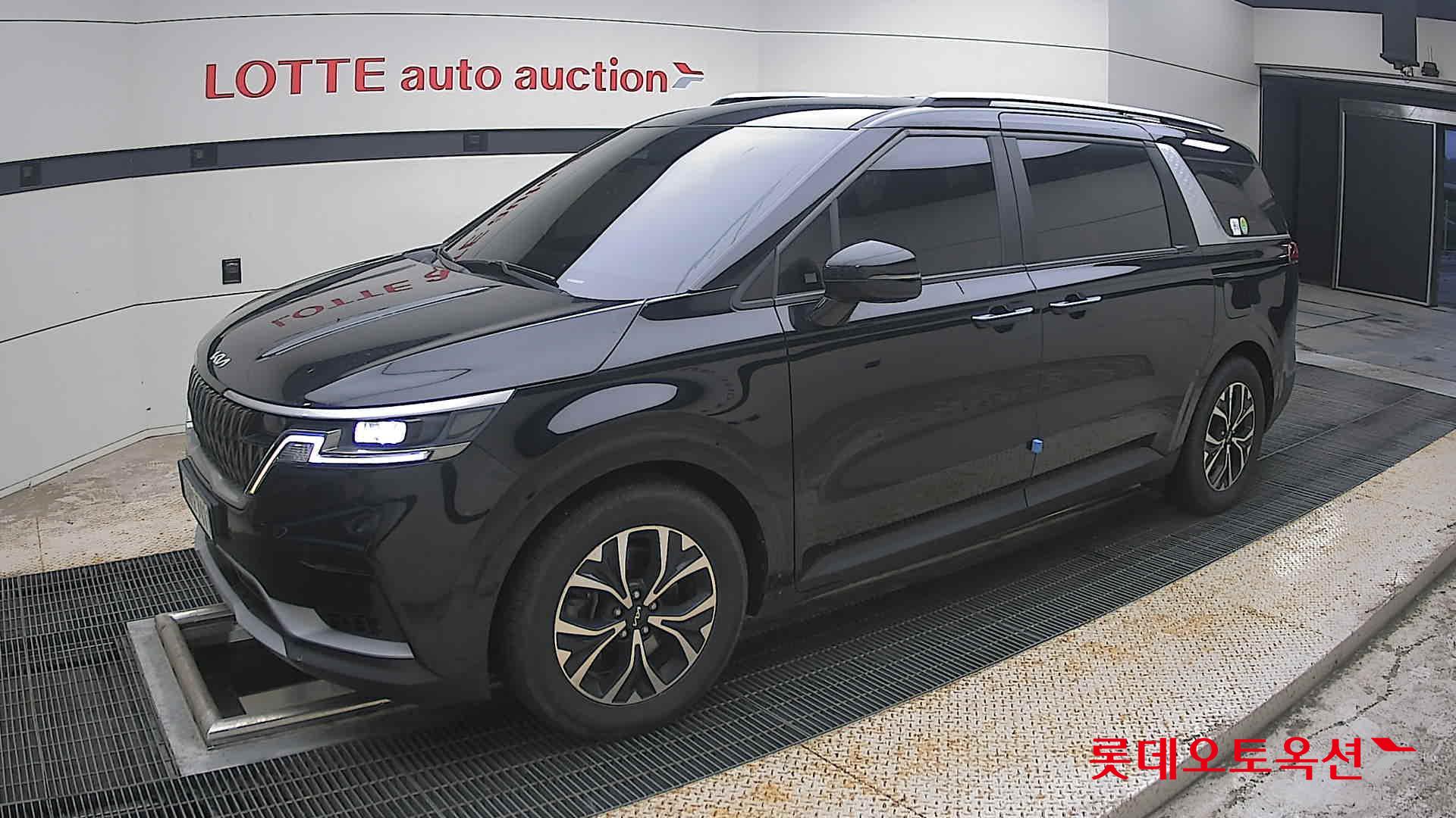 2023 - kia carnival