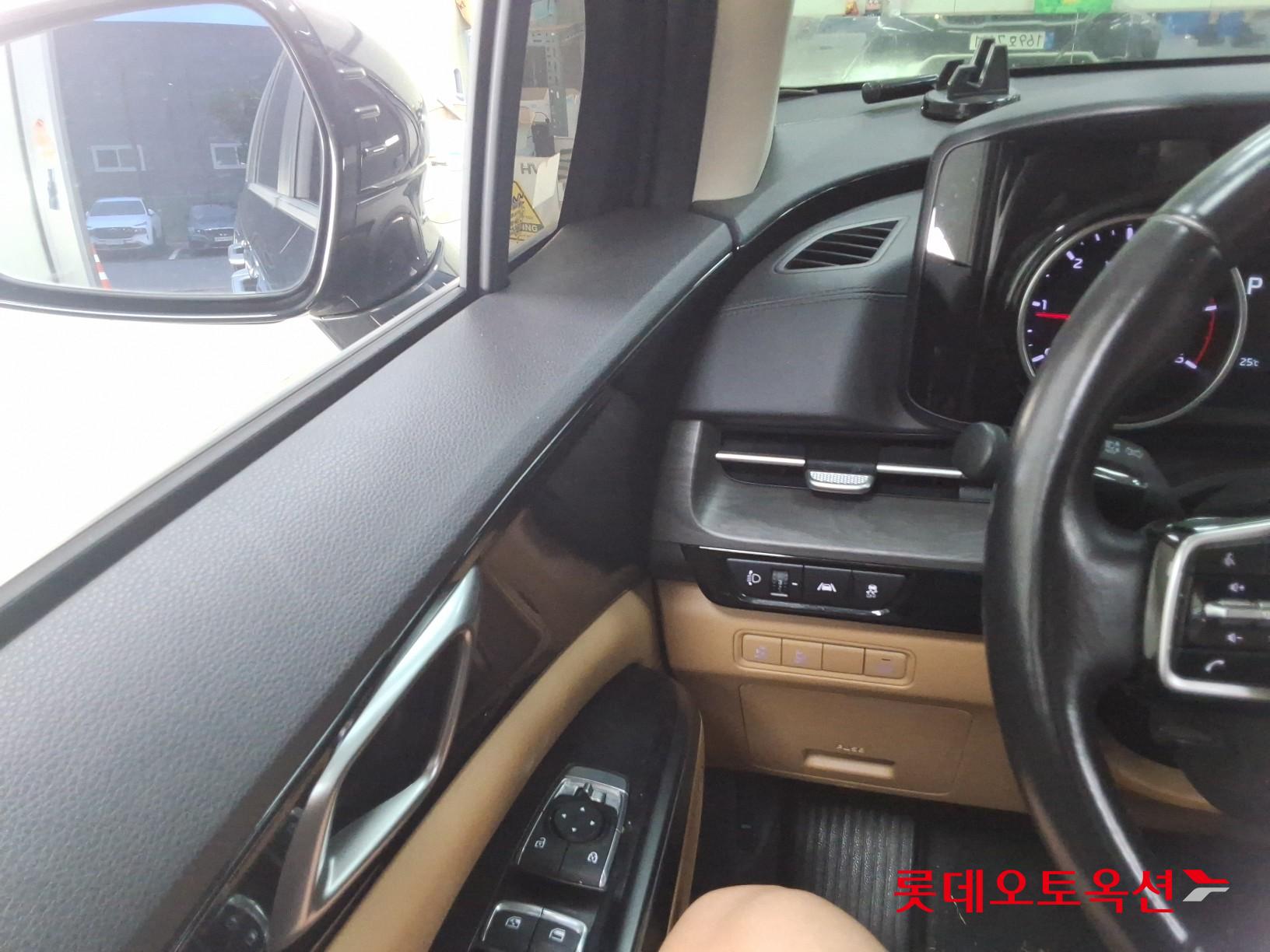2023 - kia carnival