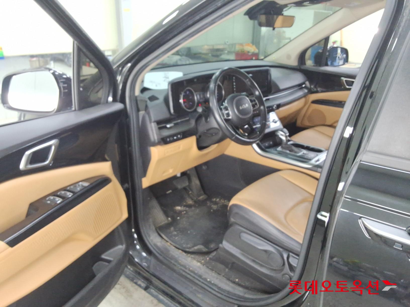2023 - kia carnival