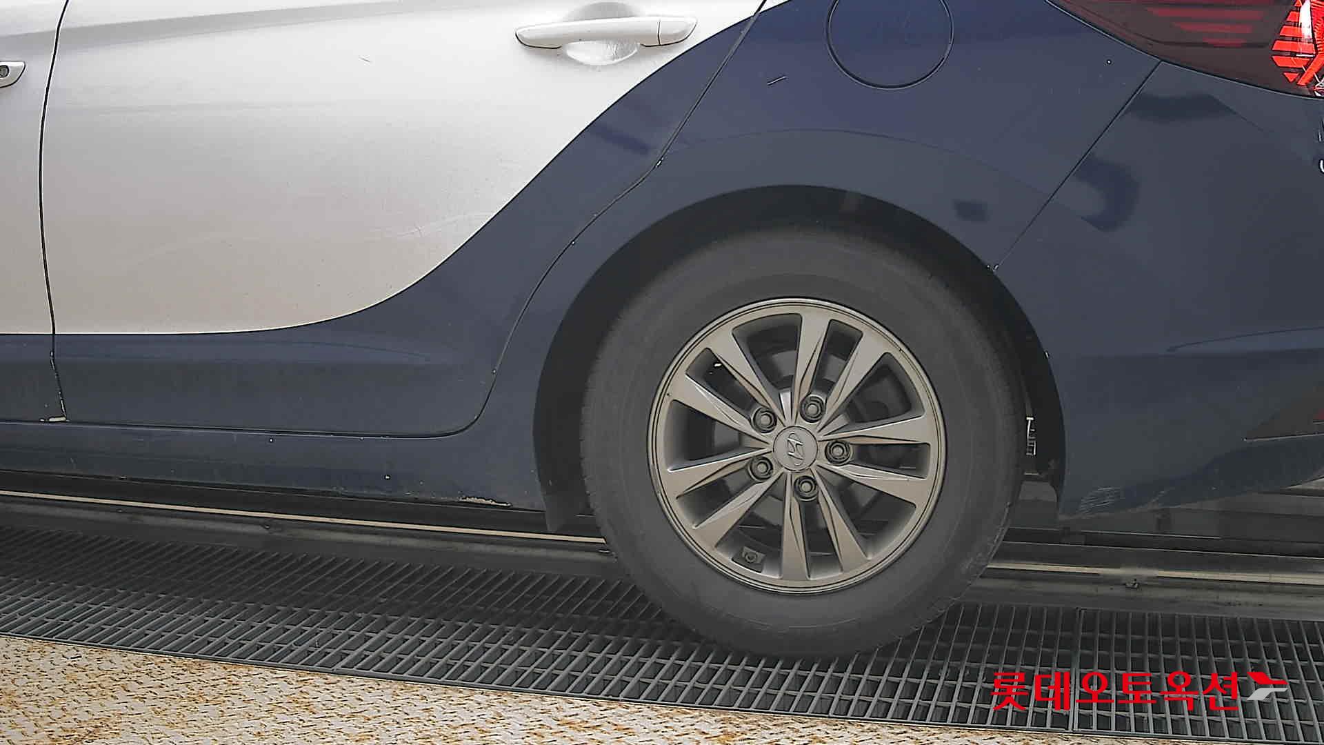 2020 - hyundai avante