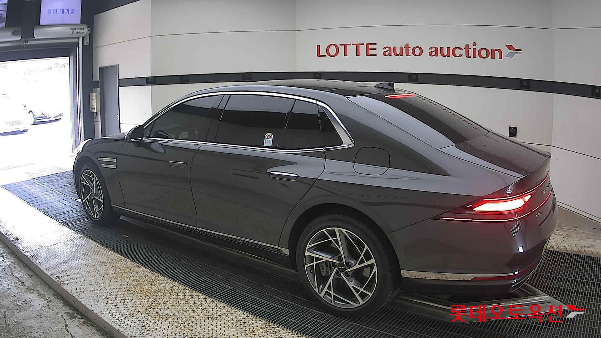 2025 - genesis g90