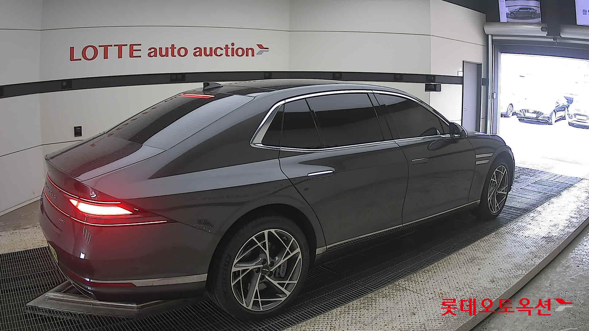 2025 - genesis g90