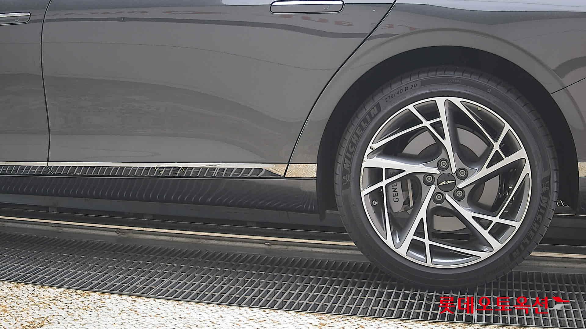 2025 - genesis g90