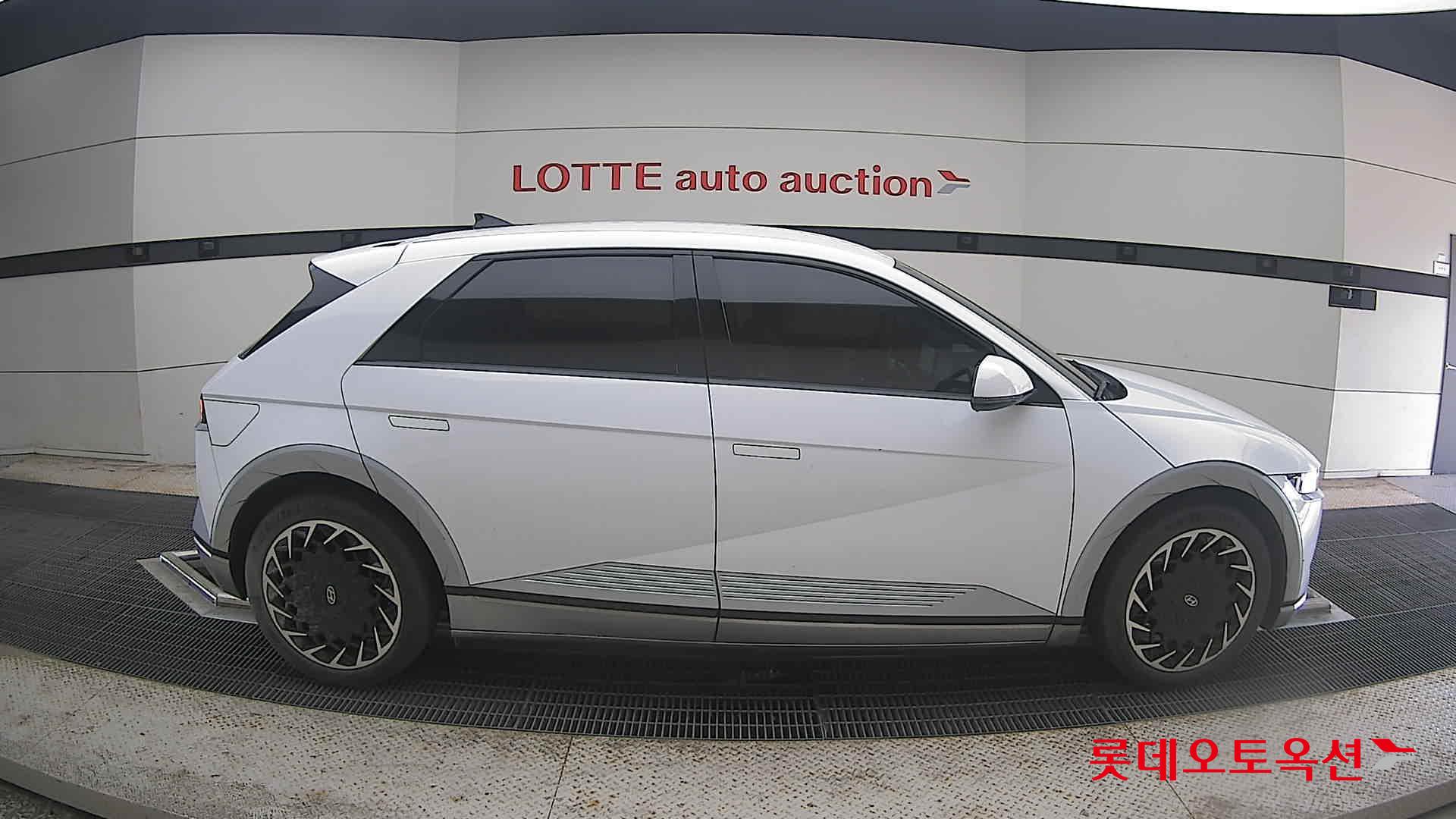 2022 - hyundai ioniq